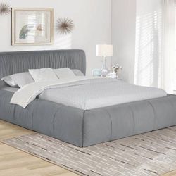~Modern Plush Queen Bed Upholstered in Soft Dove Gray Fabric~Best Prices Ever!