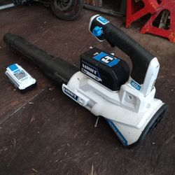 Hart 40v Leaf blower W/ 2 Batteries