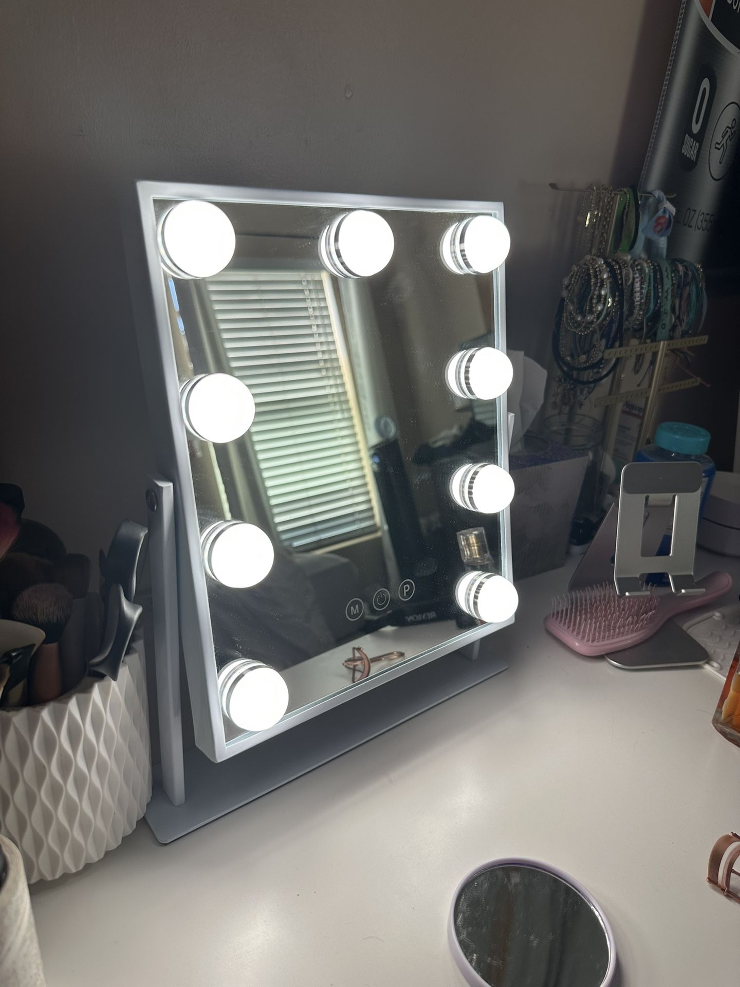 Hollywood Vanity Makeup Mirror