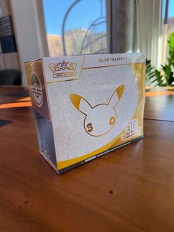 Pokemon 30th Anniversary Elite Trainer Box