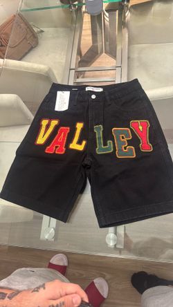 Valley shorts size 30