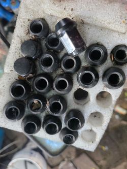 Tire lugs nuts used and new