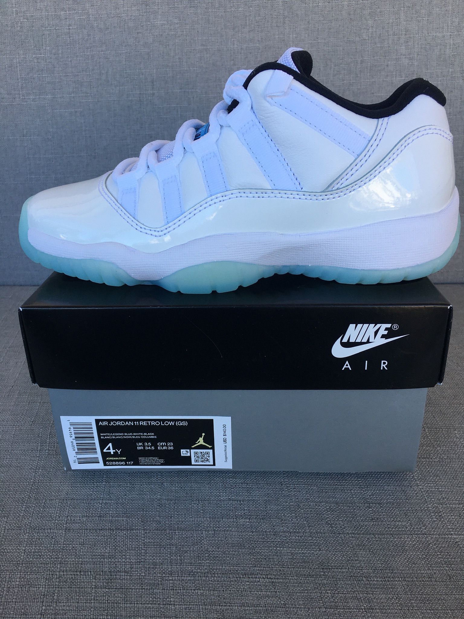 Jordan 11 Retro Low Legend Blue