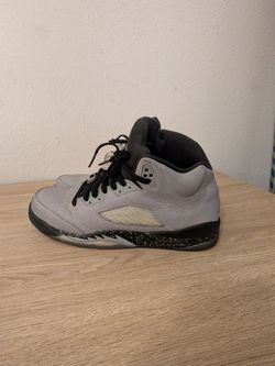 Jordan 5 Retro grey trainers. Size 9 US #sneakers #jordan