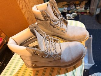 Women’s timberland grey boots