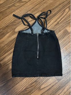 Rehab * Woman’s Front Zip Crop Cut Top * Size Small.