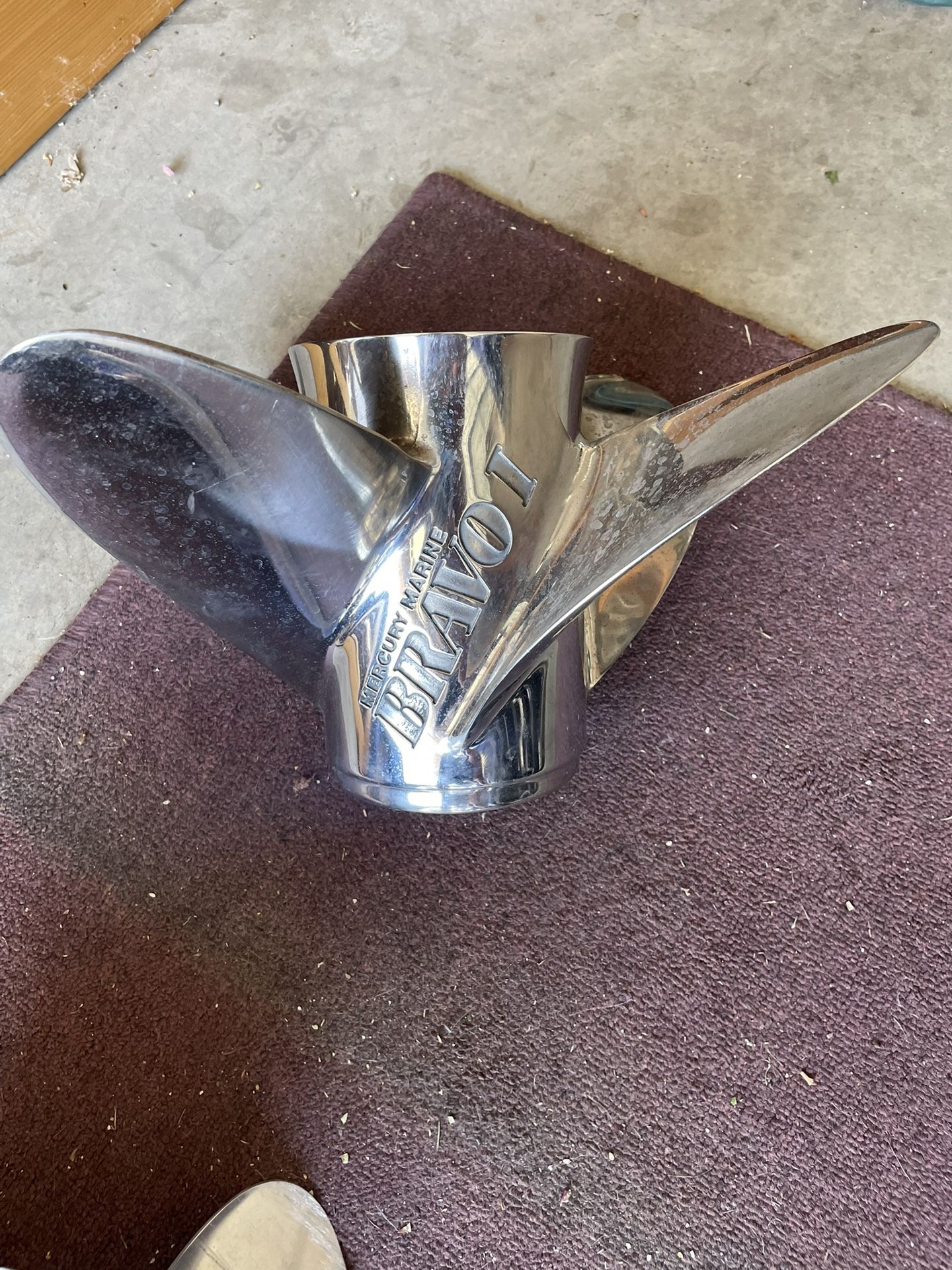 Mercury Marine Bravo 1 48-831910 22P (With Hub)