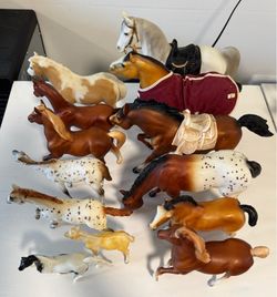 Lot of 19 Animal Figures – 18 Horses & 1 Zebra (13 Breyer)
