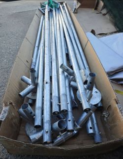 22 pcs pole metal. 42-76inch multiple size mixed. Total $40