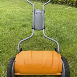 Fiskars Push Mower