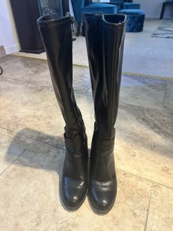Womens Black Boots Size 5.5