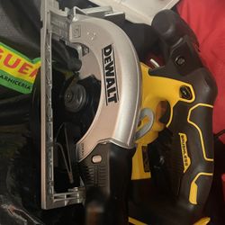 New Xr Brushless Skill Saw 