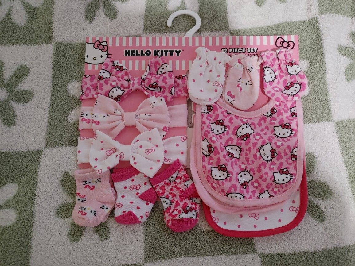 12-Set Hello Kitty Mittens, Bibs, Socks And Headbands - New