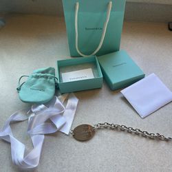 Tiffany & Co Large Oval Tag Bracelet Size 7.5