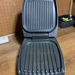 George Foreman Lean Mean Fat-Reducing Grilling Machine (Model GR-20) – Classic Indoor Grill! 