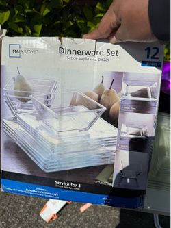 Dinnerware Set