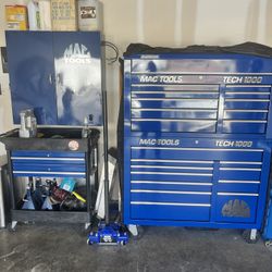 MAC Tech 1000 Tool Box With Wall Cabinet And Mac Service Cart. 