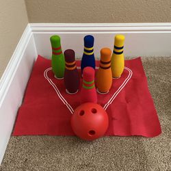 Kids Mini Bowling Set With a Mat