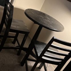 Dining room table and chairs 