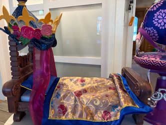 Disney Store Animators bed & OG chair