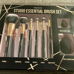 6 pc Makeup brush bundle