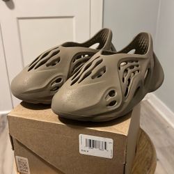 Yeezy Foam Runner Size 8 