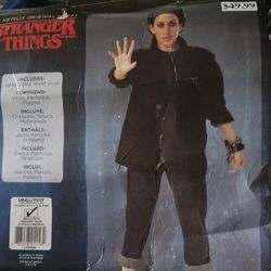 Stranger Things 11 Size Small
