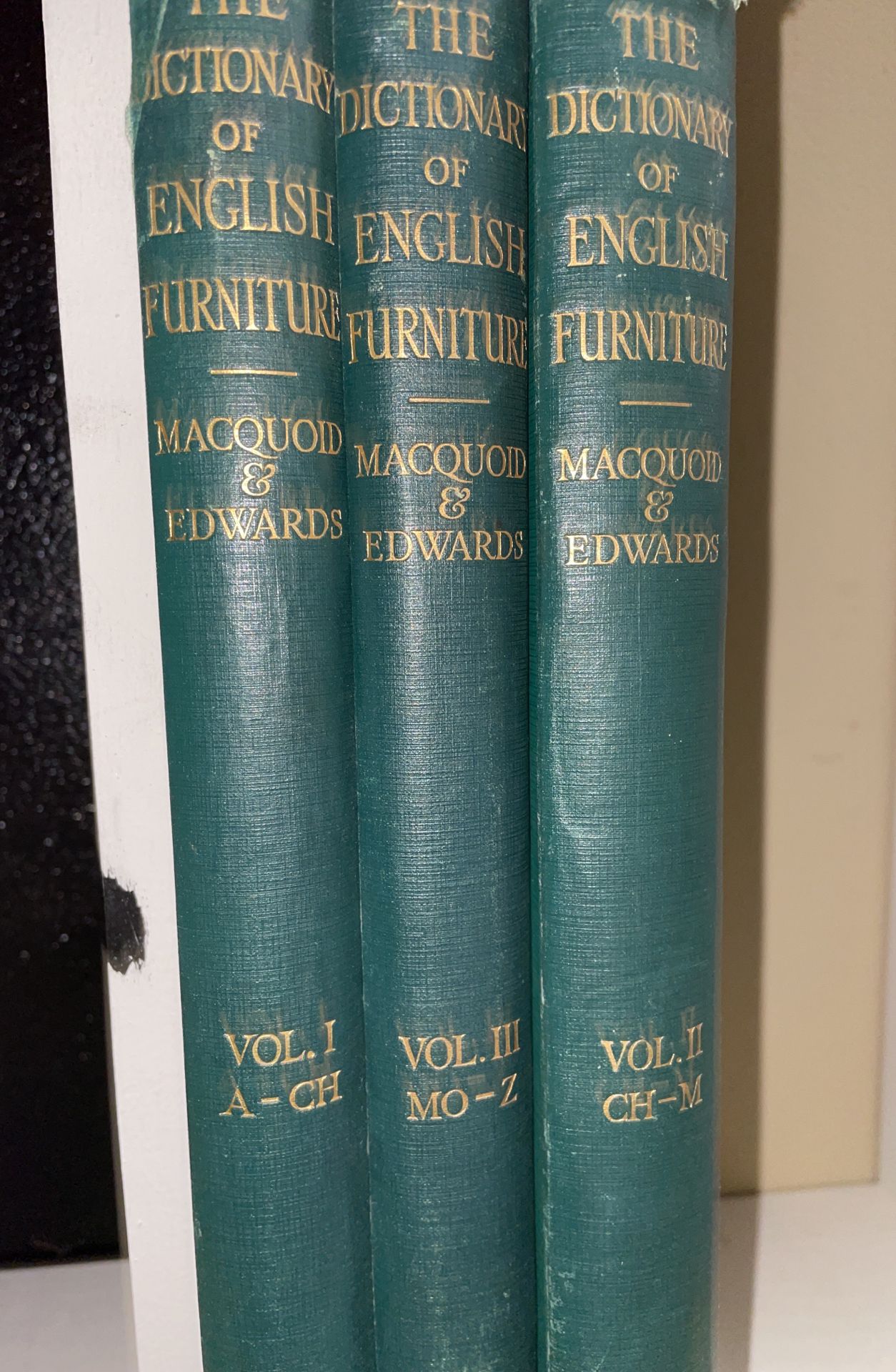 The Dictionary Of Furniture 3 Volumes)