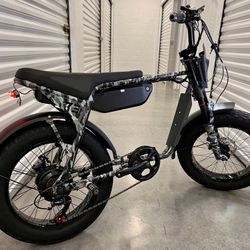 750 Watt Electric E-Bike, 35Mph, Miami Style, 20x4.0 Fat Tire 