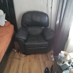 2 lever recliners.