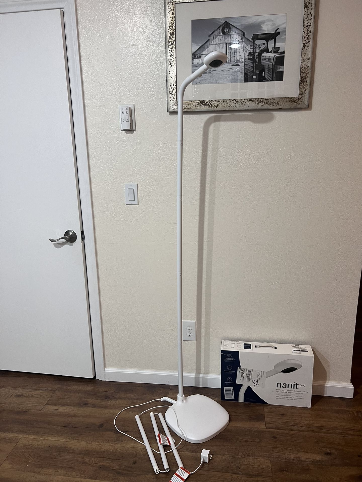 Nanit Pro Smart Baby Monitor + Floor Stand + New Breathing Band