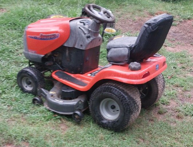 Husqvarna Riding Mower 48 Inch Deck 27 Hp Briggs &Stratton Engine Located In Southmont North Carolina