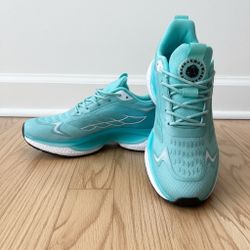 New Woman’s Shoes Size 8.5-9 