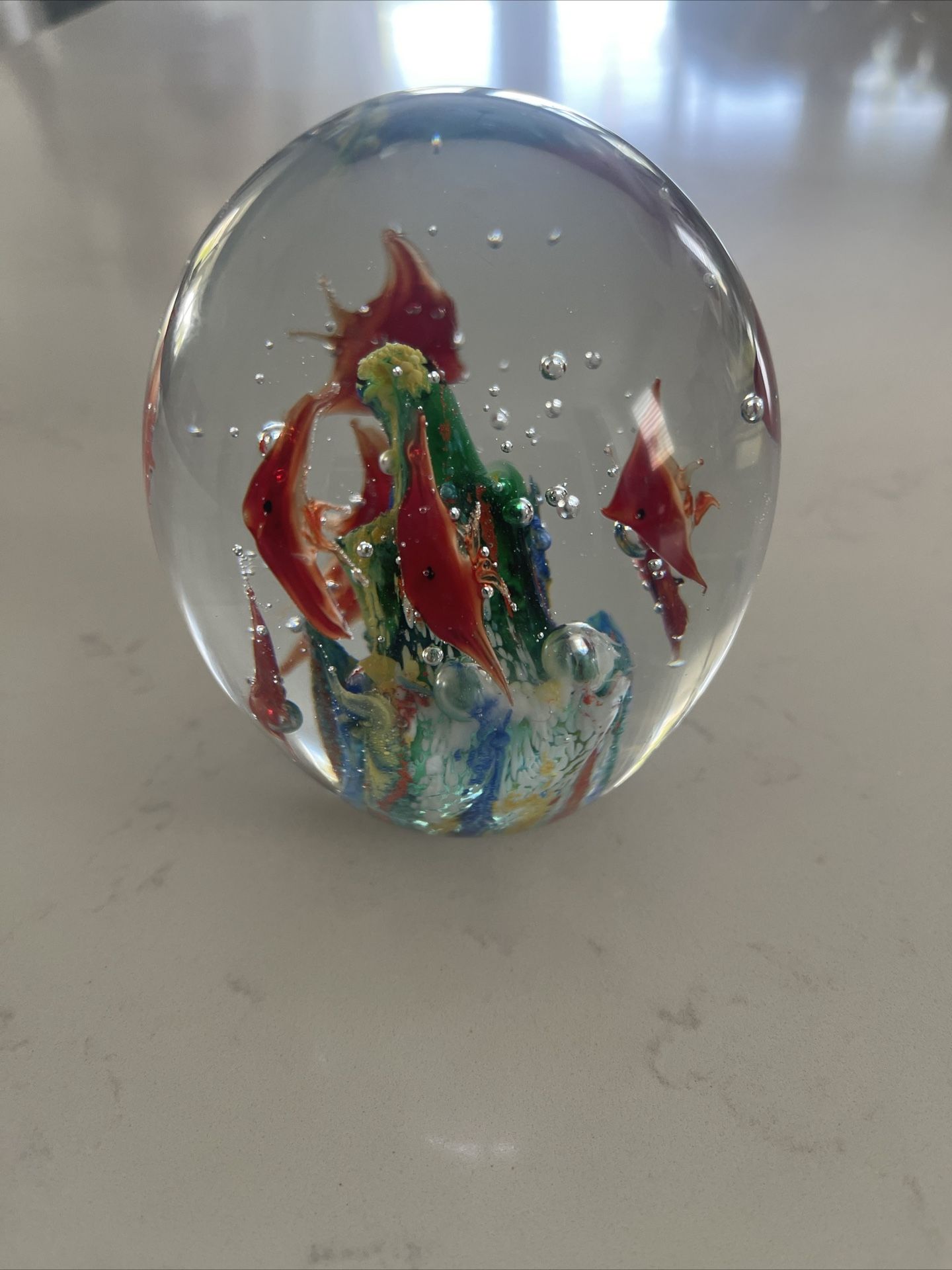 DYNASTY GALLERY HEIRLOOM COLLECTIBLES GLASS PAPERWEIGHT ORANGE FISH, CORAL REEF