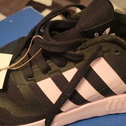 Adidas  Nike  Puma  Air Max Nike 