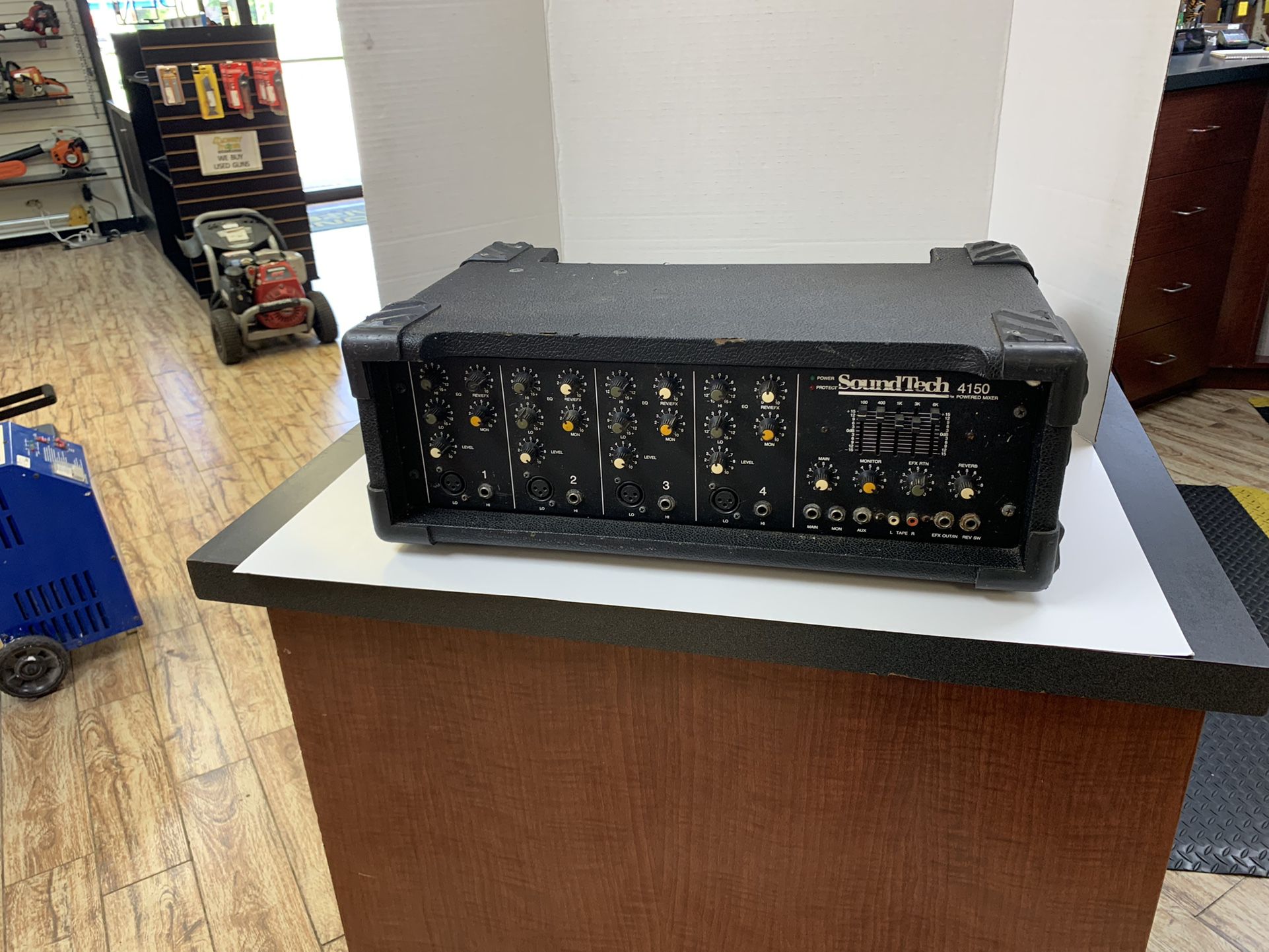 Soundtech 4150 Amplifier 