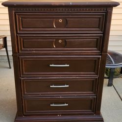 Upright Dresser