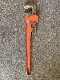 18” Pittsburgh pipe wrench