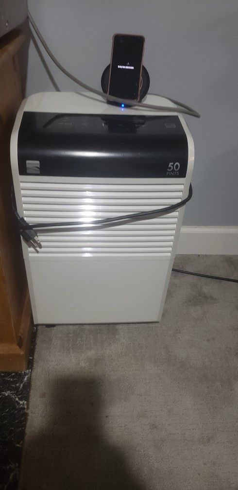 KENMORE DEHUMIDIFIER 50 PINTS