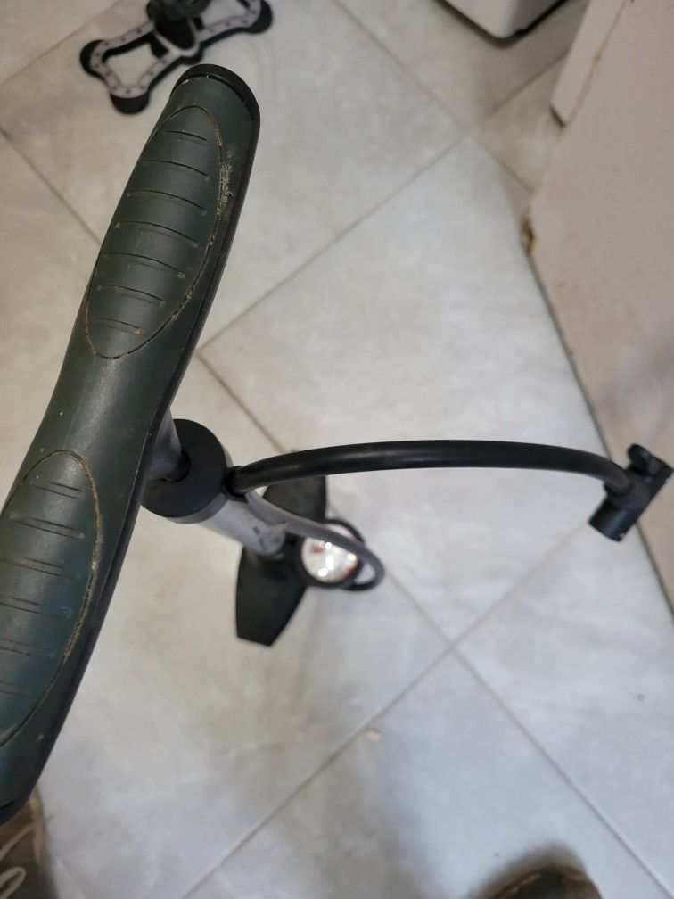 Bicycle Tire Pumps