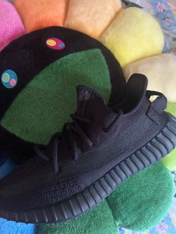 Yeezy Onyx Size 8