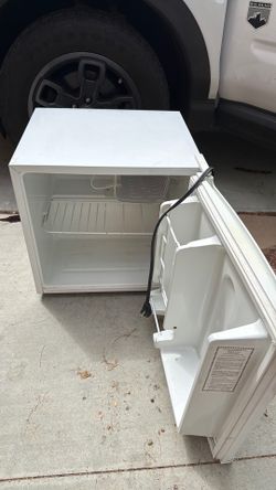 Refrigerator works