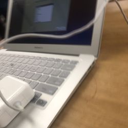 13 inch MacBook Air 2017 – excellent condition refurbished
