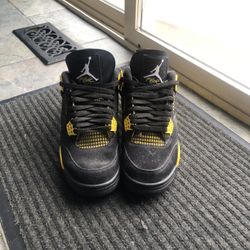 Jordan 4 Retro Thunder