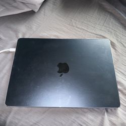 MacBook Air 13 Inch, M3, 2024