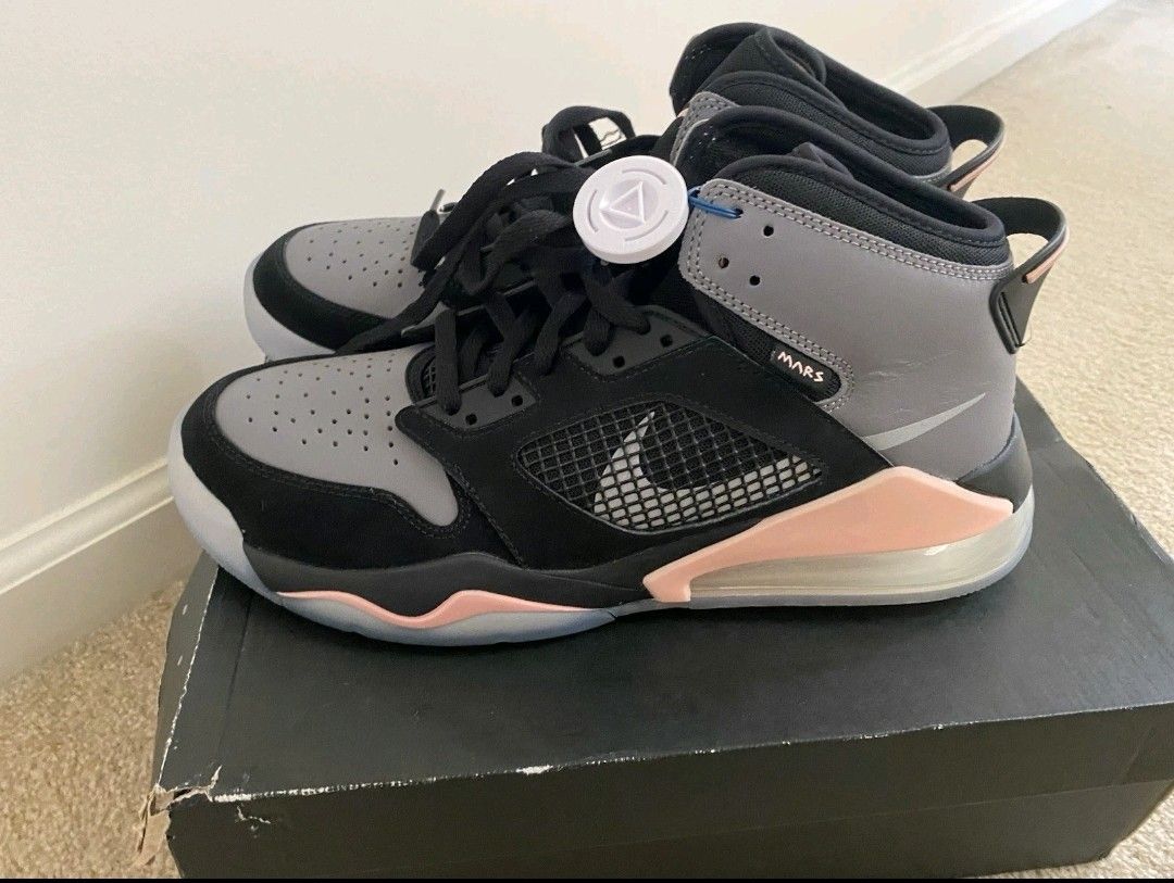 Jordan Mars 270