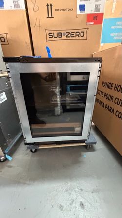 🔥 SUB-ZERO 24” DESIGNER UNDERCOUNTER BEVERAGE CENTER — BRAND NEW 🔥