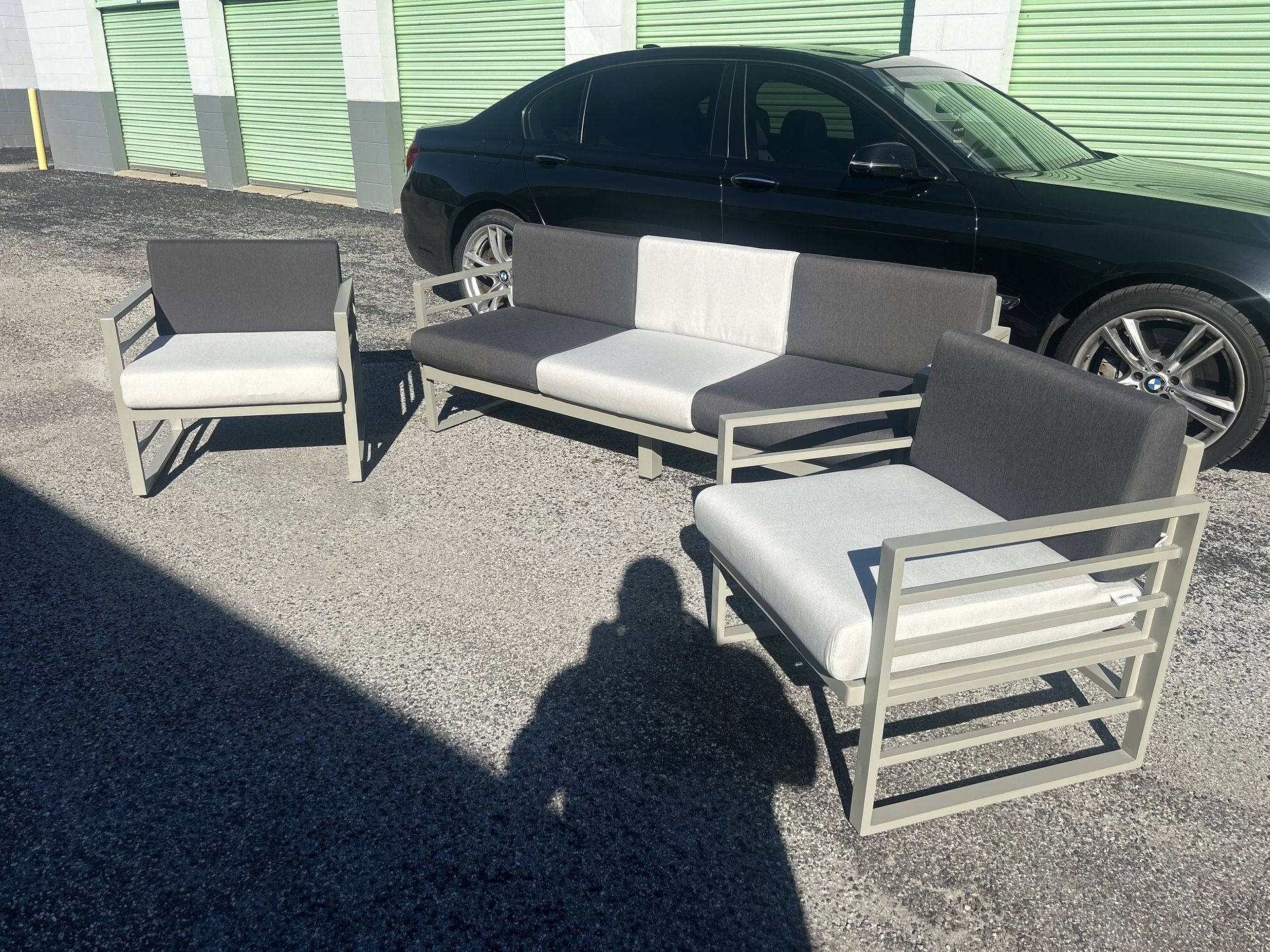 New Patio Set!! Delivery Available!