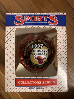 Chicago Bulls 1997 5 Time Champions Christmas Ball Ornament