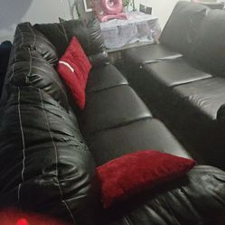 Free black sectional